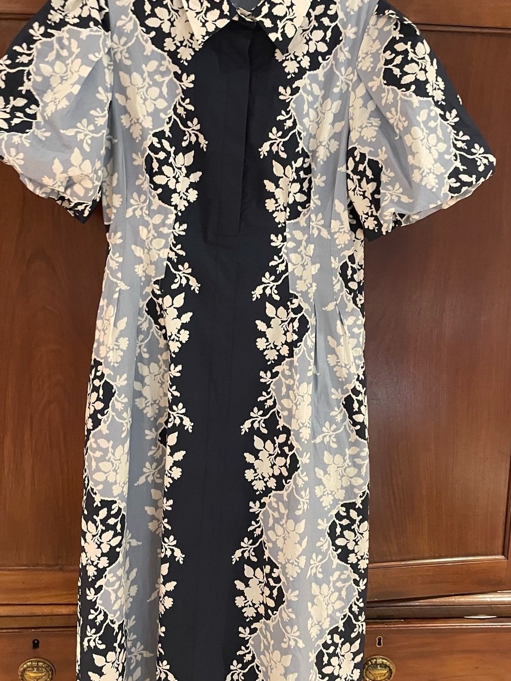 Tuckernuck NWOT Blue Fog Floral Maxi Dress in Navy and Light Blue - Picture 2 of 4